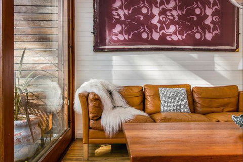 A Summer Cottage - Accommodation Newcastle 388