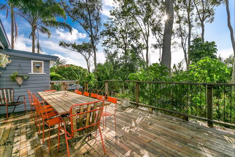 A Summer Cottage - Accommodation Newcastle 390