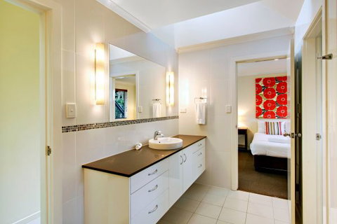 A Summer Cottage - Accommodation Newcastle 199