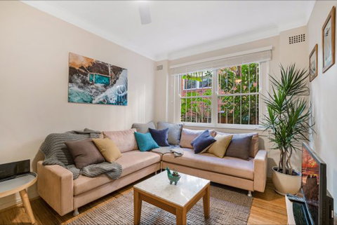 A Summer Cottage - Accommodation Newcastle 375