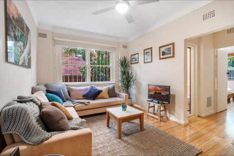 A Summer Cottage - Accommodation Newcastle 378