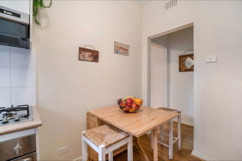 A Summer Cottage - Accommodation Newcastle 382