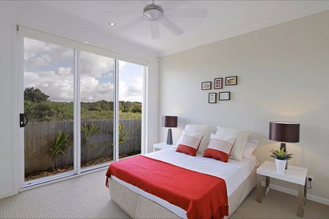 A Summer Cottage - Accommodation Newcastle 282