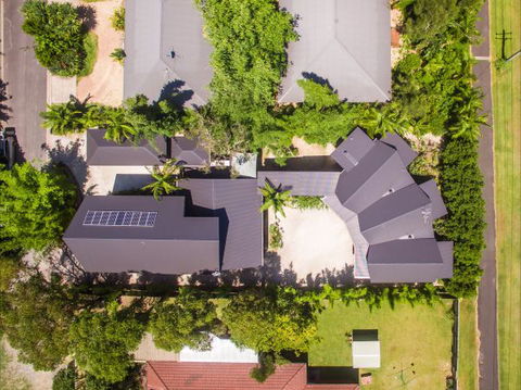 A Summer Cottage - Accommodation Newcastle 284