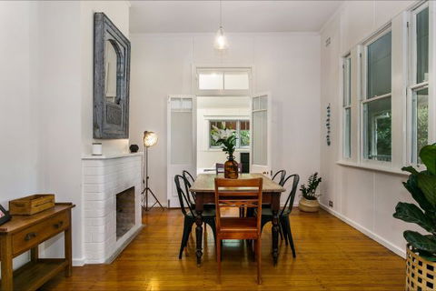 A Summer Cottage - Accommodation Newcastle 60