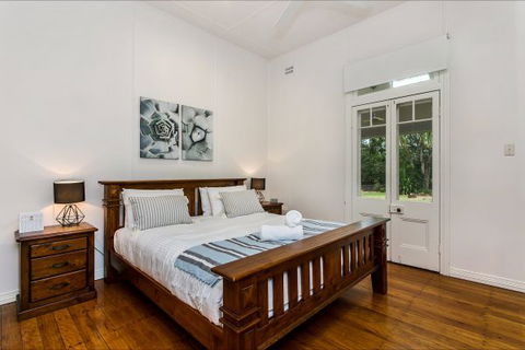 A Summer Cottage - Accommodation Newcastle 62