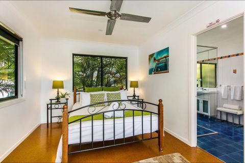 A Summer Cottage - Accommodation Newcastle 92