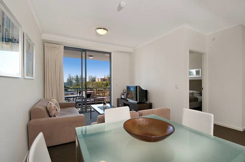 Swell Resort - Accommodation Newcastle 2