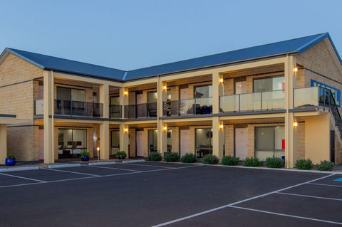 The Bay Motel - Safety Beach - Accommodation Newcastle 13