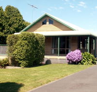 The Black Dolphin - Accommodation Newcastle