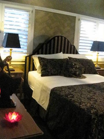 The Gatsby - Accommodation Newcastle 4