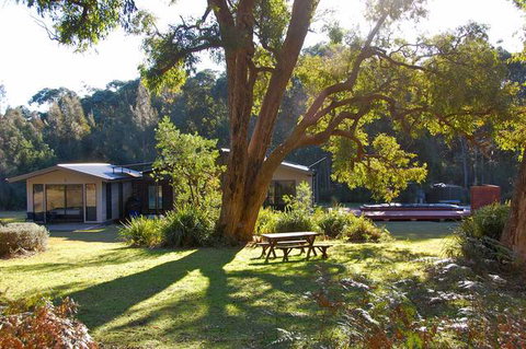 The Long Weekend Retreat - Accommodation Newcastle 2