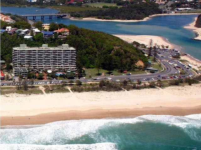 Currumbin QLD Accommodation Newcastle