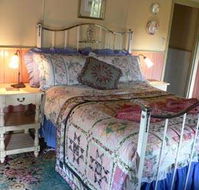 The Witches Garden - Cottage on the Creek - Accommodation Newcastle