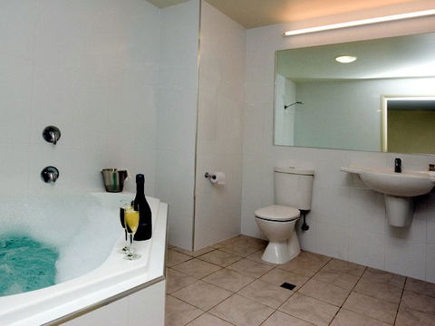 Travelodge Hotel Hobart Airport - Accommodation Newcastle 4