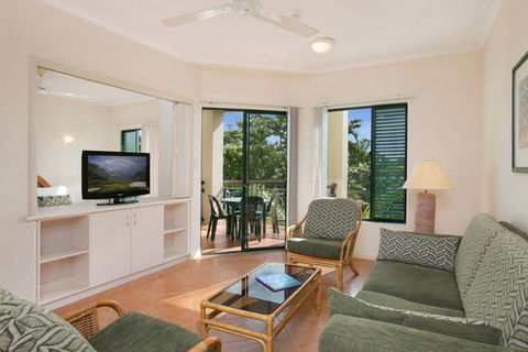 Tropic Towers Apartments - Accommodation Newcastle 0