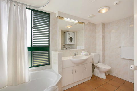 Tropic Towers Apartments - Accommodation Newcastle 14