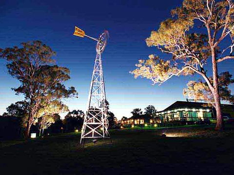 Estate Tuscany - Accommodation Newcastle 2