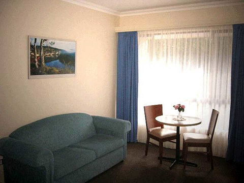 Victoria Lodge Motor Inn & Serviced Apartments - Accommodation Newcastle 0