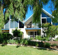 White Sands Holiday Villas - Accommodation Newcastle