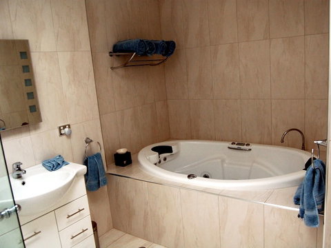 Yankalilla Bay Homestead B&B - Accommodation Newcastle 2