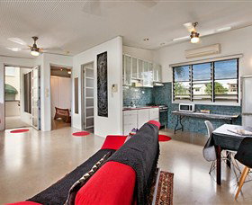 Beachside Tropical Retreat - Accommodation Newcastle 2