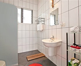 Beachside Tropical Retreat - Accommodation Newcastle 5