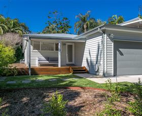 A Summer Cottage - Accommodation Newcastle 7