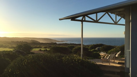 Yondah Beach House - Accommodation Newcastle 0