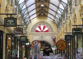 MELTours - Accommodation Newcastle 0