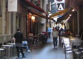 MELTours - Accommodation Newcastle 1