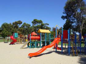 Victoria Square, Kadina - Accommodation Newcastle 0