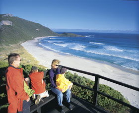 Conspicuous Beach - Accommodation Newcastle 0