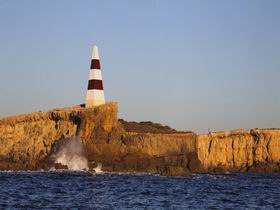 The Obelisk - Accommodation Newcastle 0