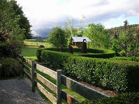 Wychwood Garden & Nursery - Accommodation Newcastle 0