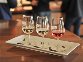 ChocoVino - Accommodation Newcastle 2