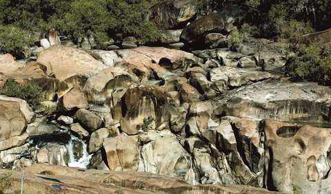 Macintyre Falls Lookout - Accommodation Newcastle 2