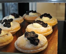 Van Loon's Nursery - Accommodation Newcastle 7