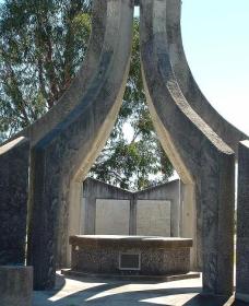 Inverell And District Bicentennial Memorial - Accommodation Newcastle 0