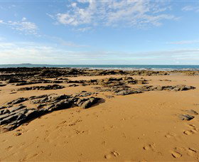 Canoe Point Beach And Parklands - Accommodation Newcastle 1