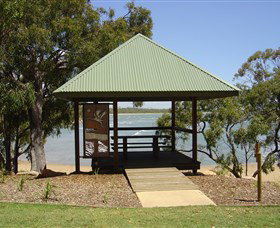 Canoe Point Beach And Parklands - Accommodation Newcastle 2