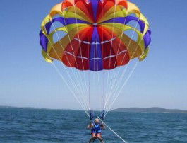 Port Stephens Parasailing - Accommodation Newcastle 2