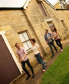 Glenalvon - Accommodation Newcastle 2