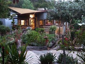 Magpie Springs - Accommodation Newcastle 0
