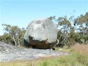 Tolmer Rocks - Accommodation Newcastle 0