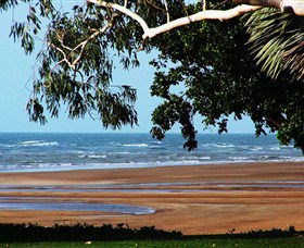 Beachfront Hotel - Accommodation Newcastle 0
