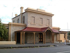 The Old Courthouse - Accommodation Newcastle 0