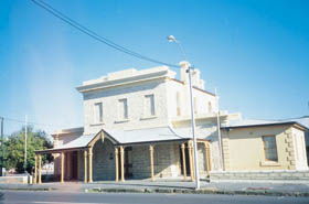 The Old Courthouse - Accommodation Newcastle 2