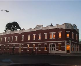 American Hotel - Accommodation Newcastle 2
