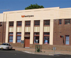 Moree Heritage And Art Deco Guided Walk - Accommodation Newcastle 2